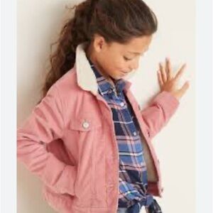 $19 OskKosh B’gosh corduroy pink jacket. Sherpa collar. Size 3T k3